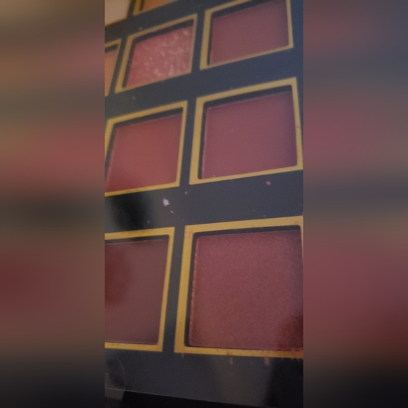 š„Flamin' HOT Cheetos Eyeshadow Palette 12 Shade LIMITED EDITIONš„ - Picture 13 of 15